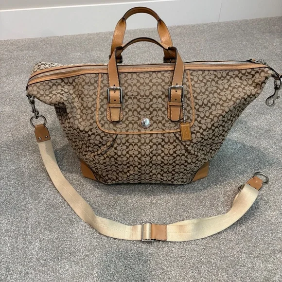 Coach Bags - Picture 10 of 16